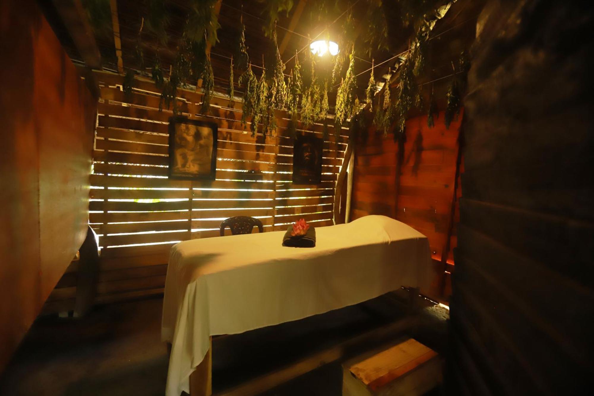 Dinna Nature Hostel Szigirija Kültér fotó