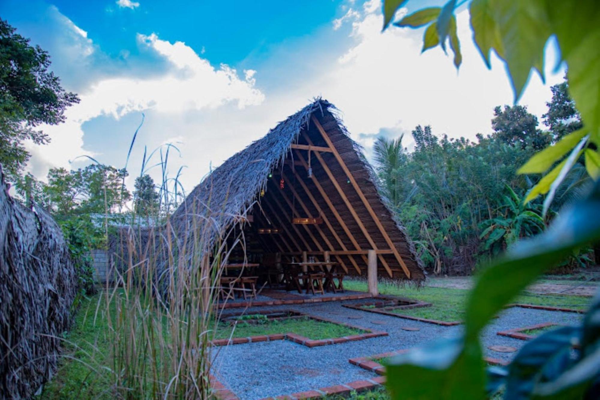 Dinna Nature Hostel Szigirija Kültér fotó