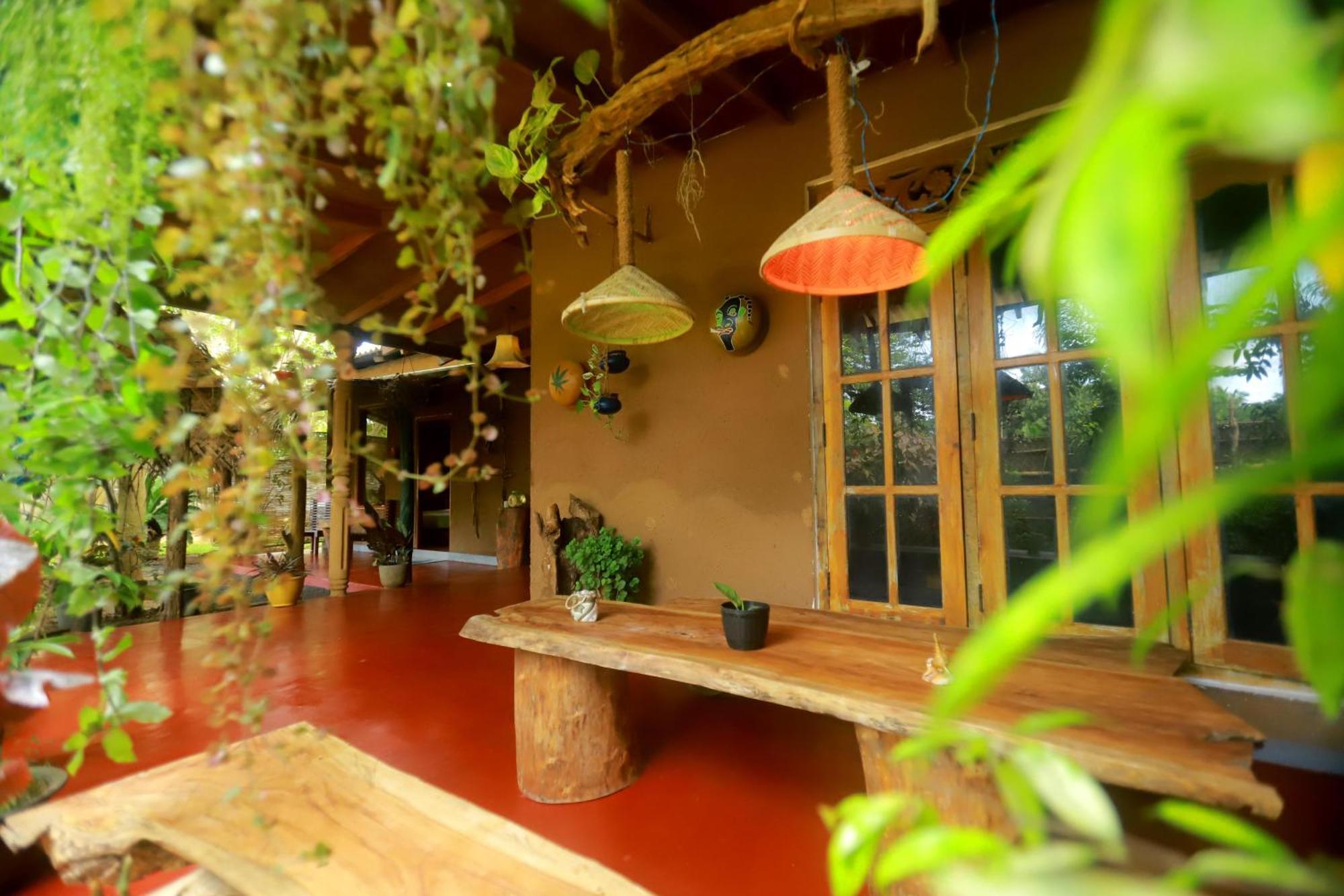 Dinna Nature Hostel Szigirija Kültér fotó
