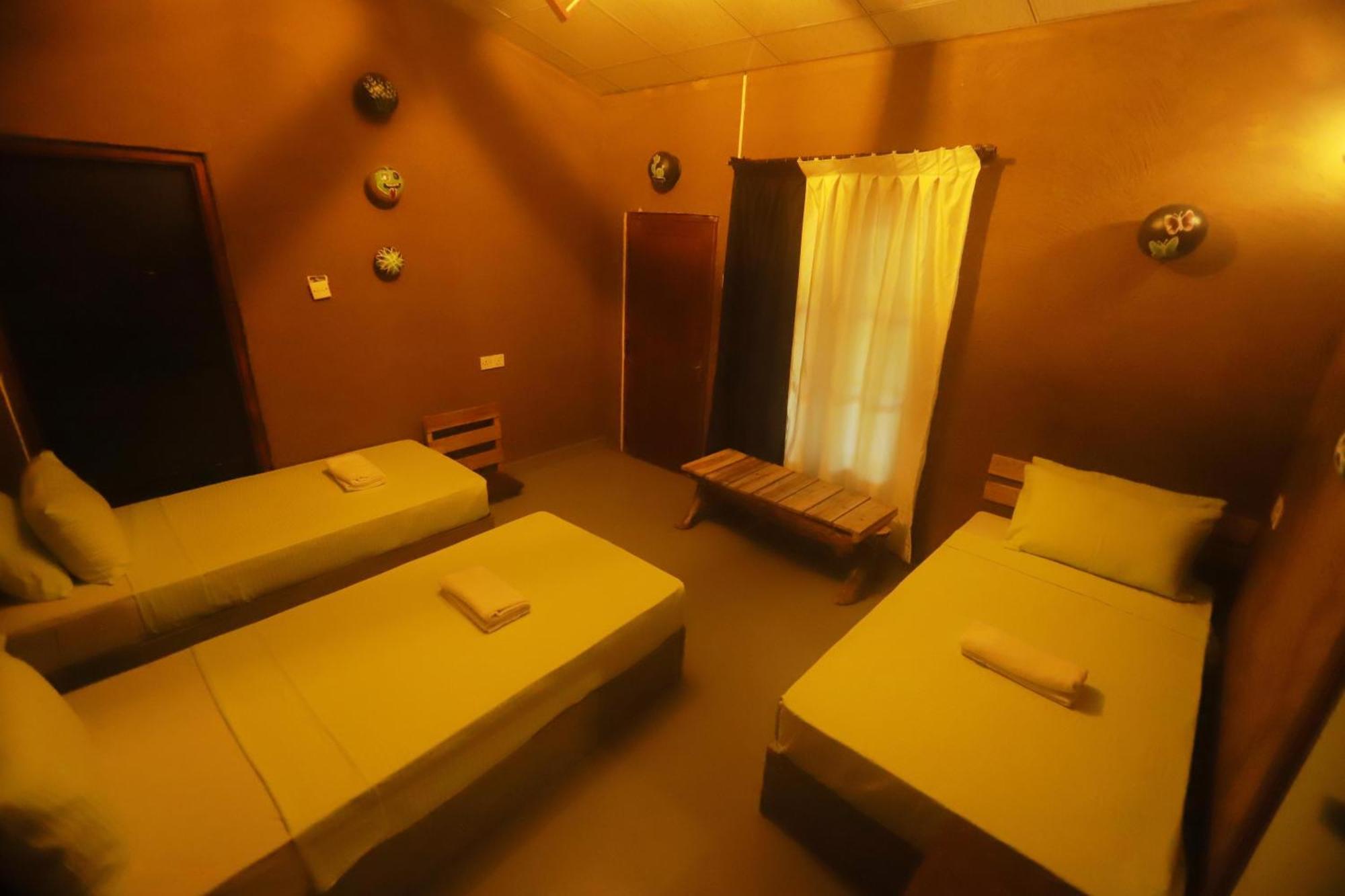 Dinna Nature Hostel Szigirija Kültér fotó