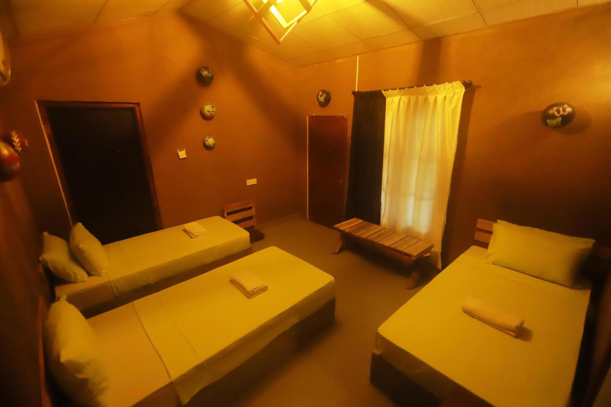 Dinna Nature Hostel Szigirija Kültér fotó